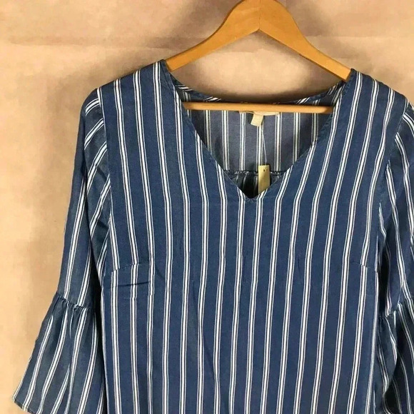 APPRAISAL Bell Sleeve Striped Blue Chambray Top NWT SMALL - Picture 10 of 12